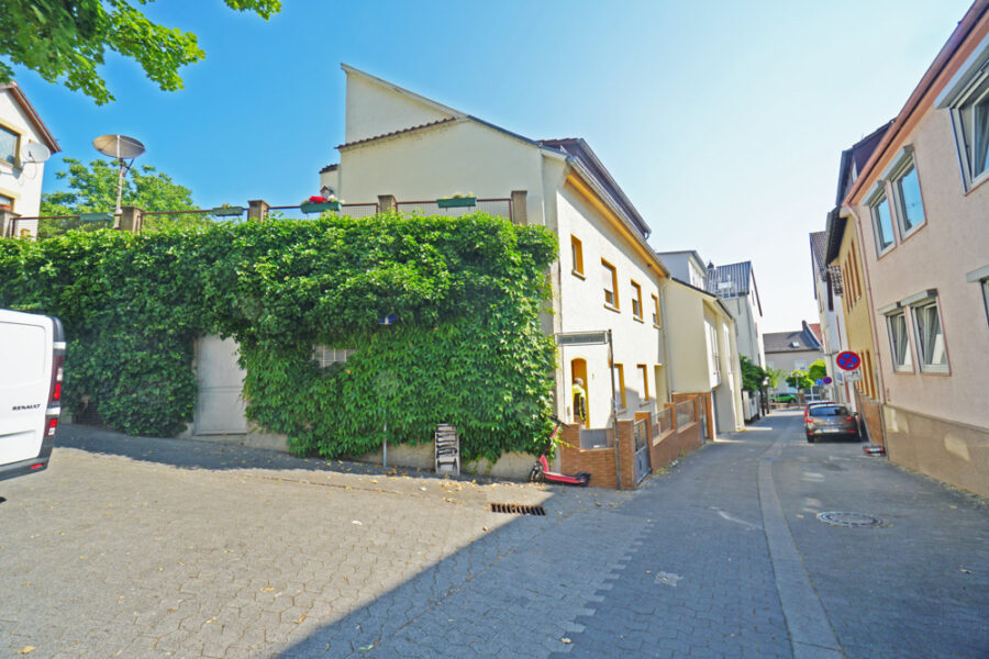 Charmantes Einfamilienhaus in Mainz Weisenau mit vielen Nutzungsmöglichkeiten - Ansicht von außen