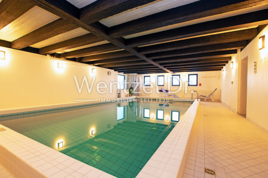 Traumhafte Penthousewohnung in Stockelsdorf - 60m² Dachterrasse und Pool - Schwimmbad