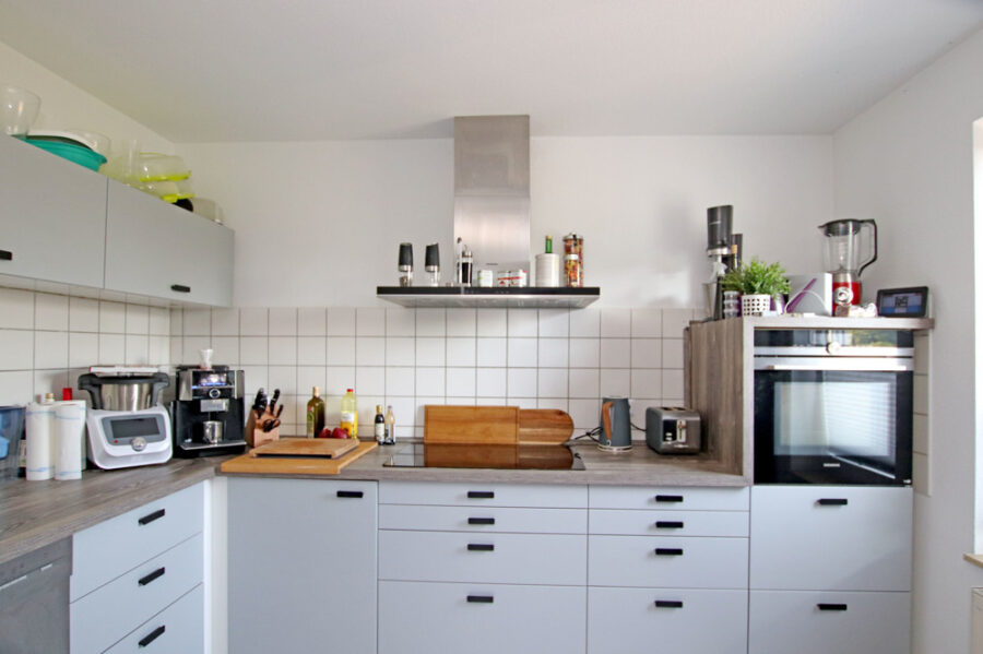 sichere Anlage oder gemütliche Eigennutzung - 2-Zimmer Wohnung mit Balkon und Tiefgaragenstellplatz in Leipzig - Küche